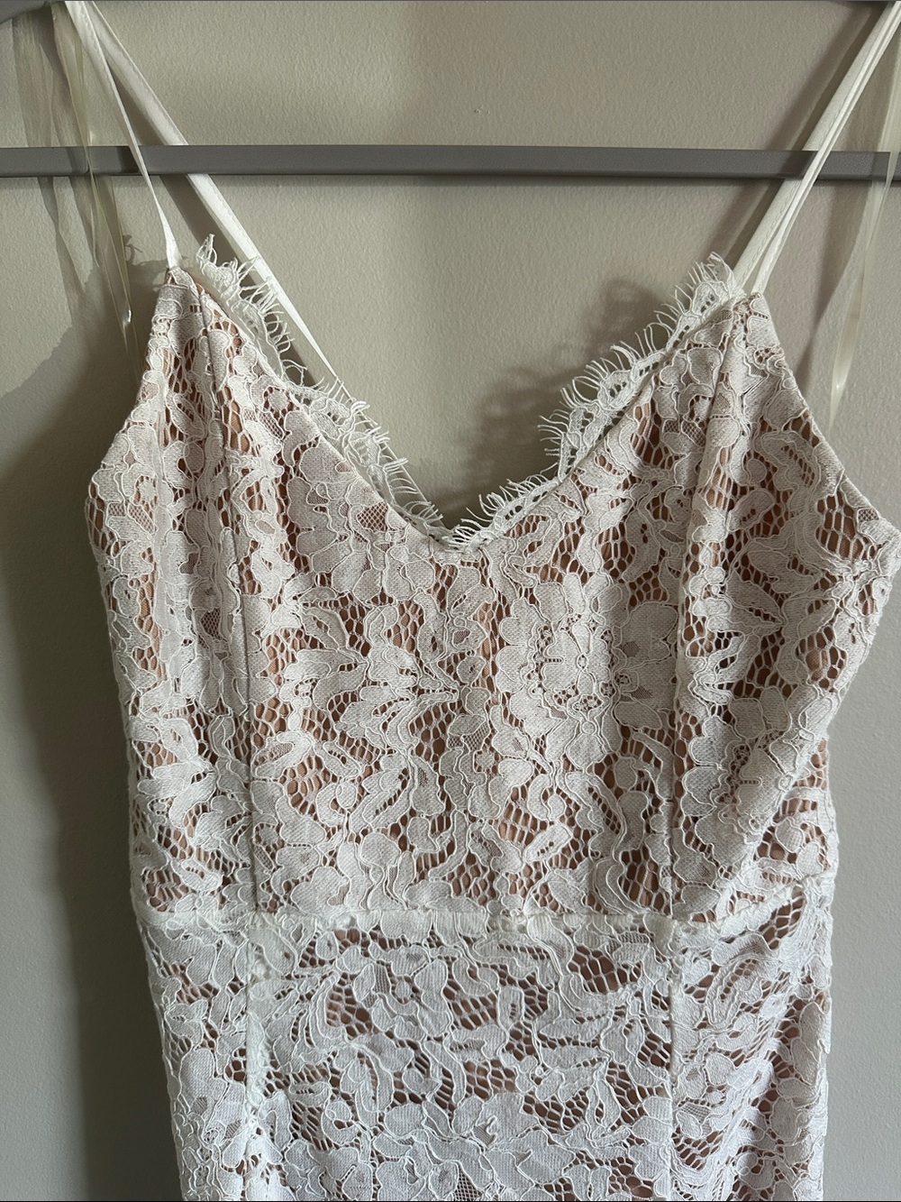 Side Slit Sleeveless Lace Dress - Picture 7 of 11